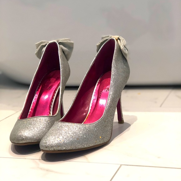 Barbie by Town Shoes Limited Edition Heels - Picture 3 of 3